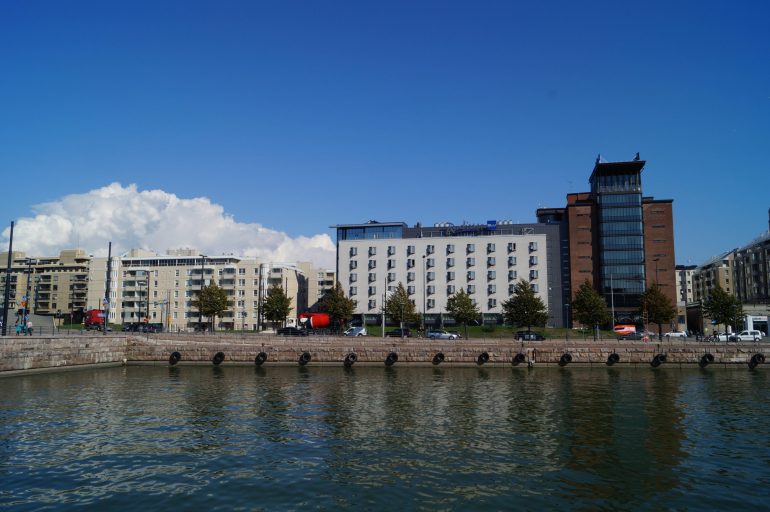 Radisson_Blu_Seaside_Hotel_-_panoramio